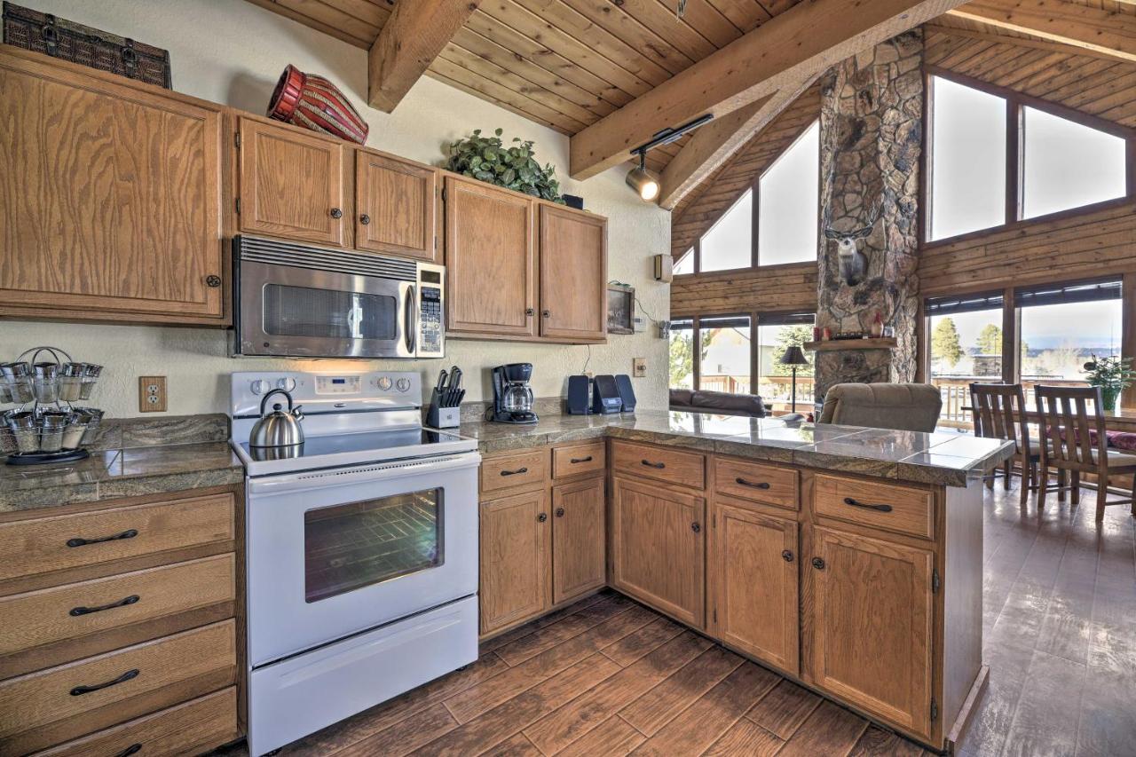 Rustic Village Lake Cabin Escape With Deck And Grill! 파고사스프링스 외부 사진